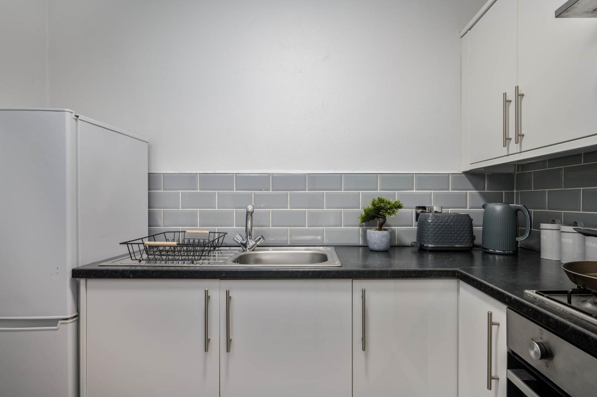 Delia'S 3-Bedroom Apartment In Liverpool Exterior photo